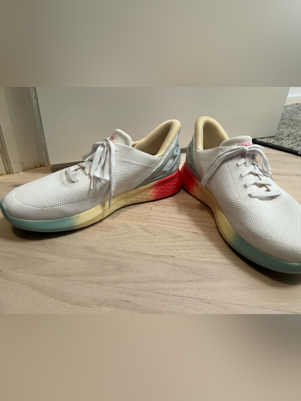 Kizik Athens Sunrise Knit Sneakers with Multicolor Gradient Sole mens 11 Wide